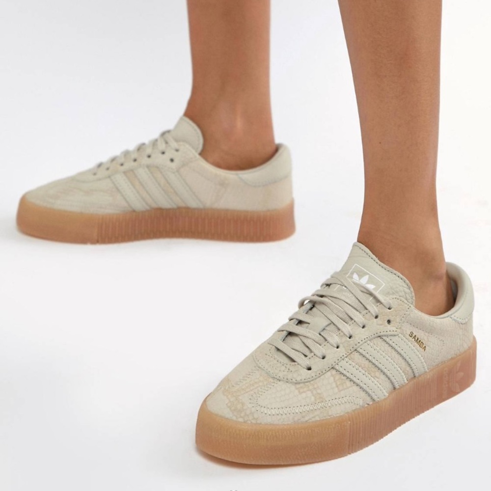 $25 //ADIDAS OG PRINT SNEAKERS. Size 6.5/7